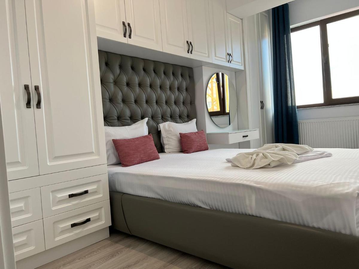 Studios & Apartments Palas By Glam At Lazar Towers Iasi Exteriör bild