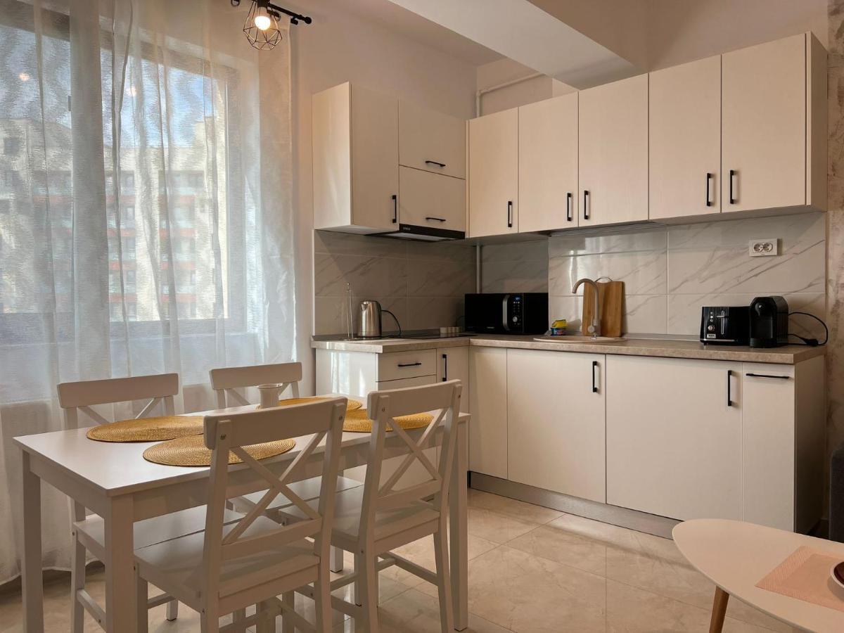 Studios & Apartments Palas By Glam At Lazar Towers Iasi Exteriör bild