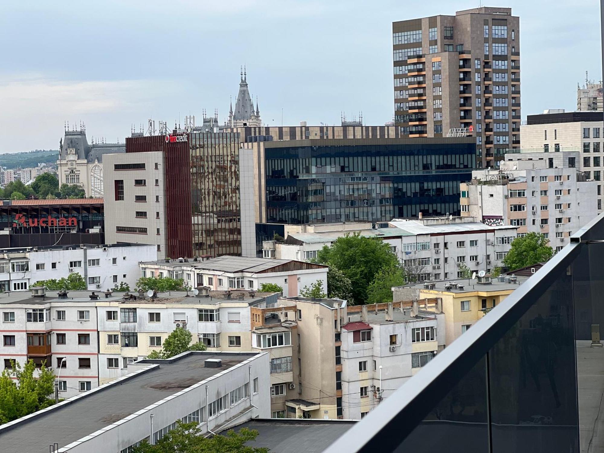 Studios & Apartments Palas By Glam At Lazar Towers Iasi Exteriör bild